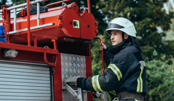 Od 24.4. 2026 vyhlasuje Okresné riaditeľstvo Hasičského a záchranného zboru Košice- okolie zvýšené nebezpečenstvo vzniku požiaru. Preto je prísny zákaz zakladať oheň na pozemkoch s porastom a lesných pozemkoch v územnom obvode Košice- okolie. 