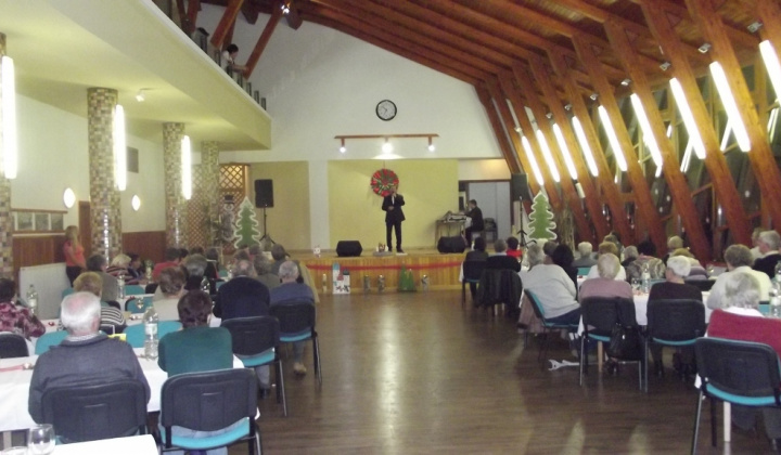Posedenie dôchodcov 2014
