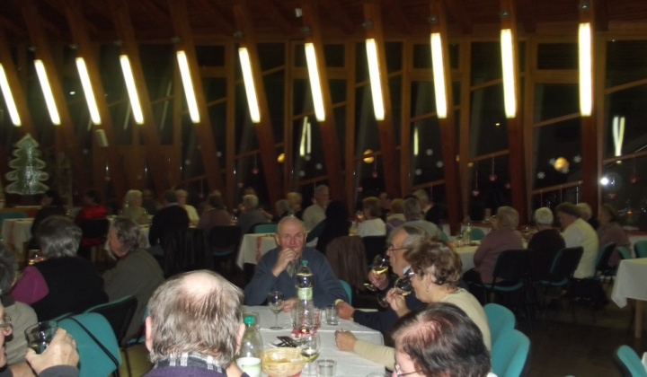 Posedenie dôchodcov 2014