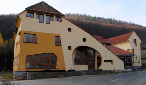 Dostavba spoločenského kultúrneho domu 